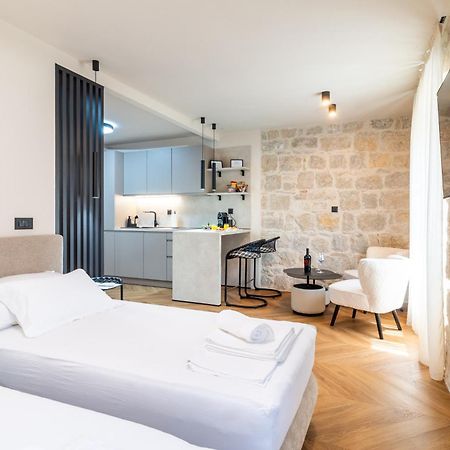 Apartment Centre In Stone House Split Bagian luar foto