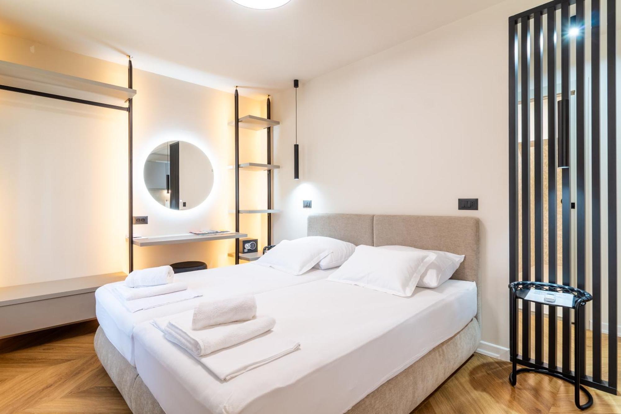 Apartment Centre In Stone House Split Bagian luar foto