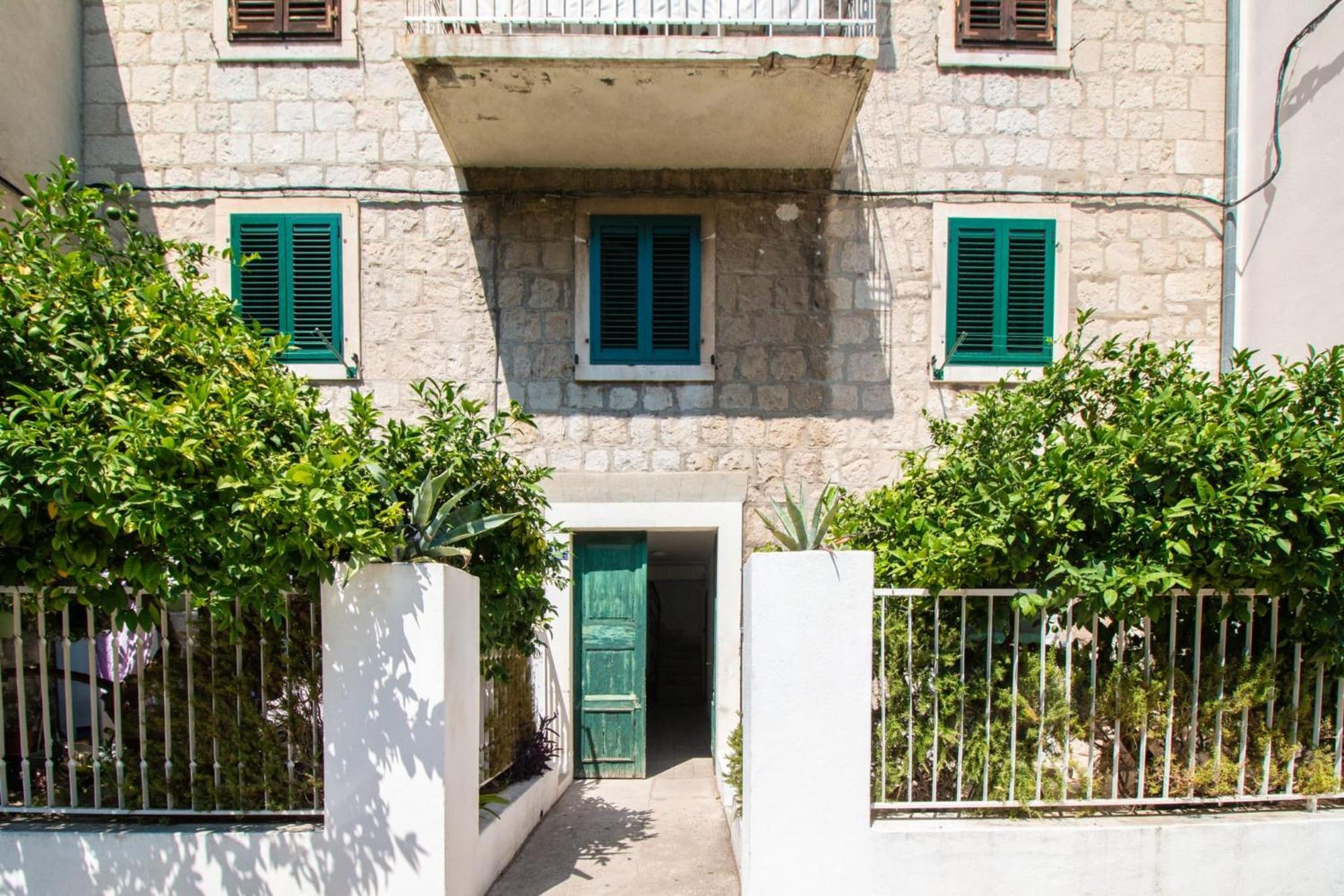 Apartment Centre In Stone House Split Bagian luar foto