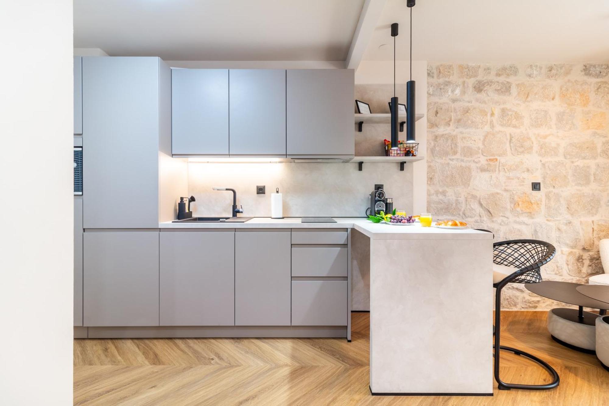 Apartment Centre In Stone House Split Bagian luar foto
