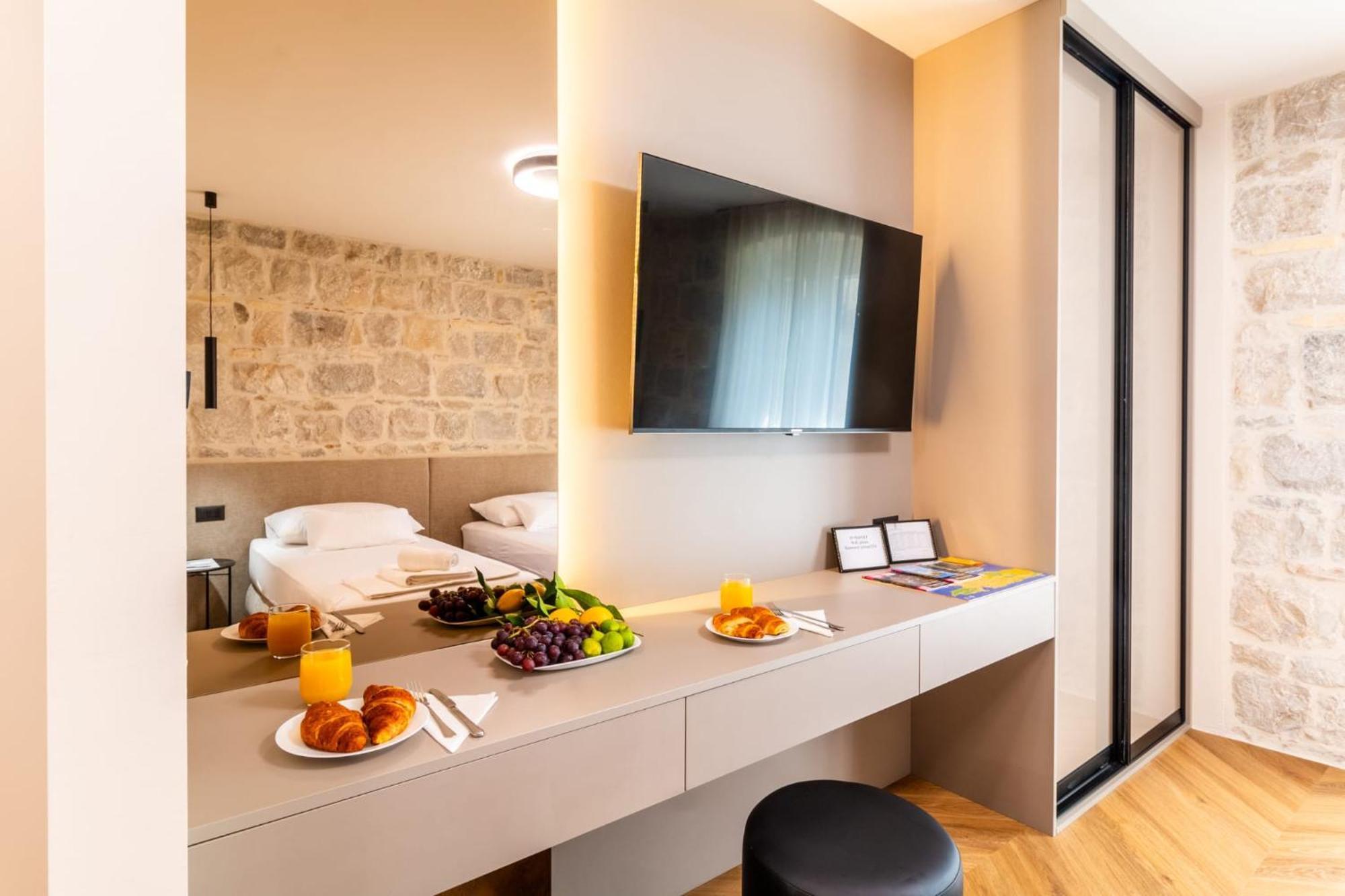 Apartment Centre In Stone House Split Bagian luar foto